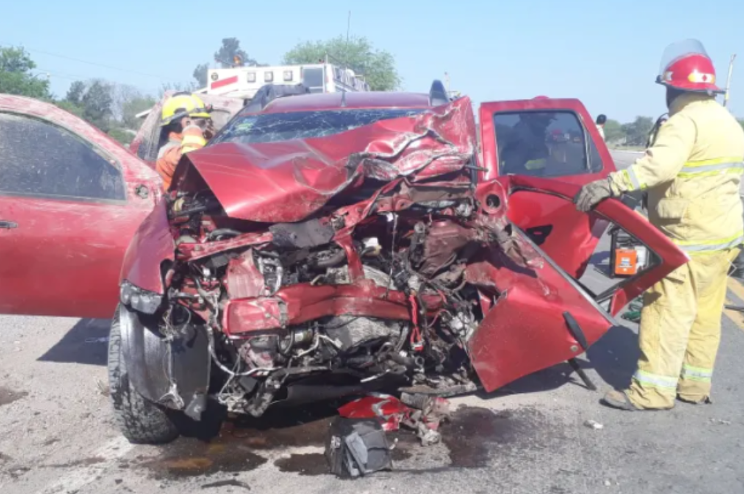 La camioneta quedó destruída.