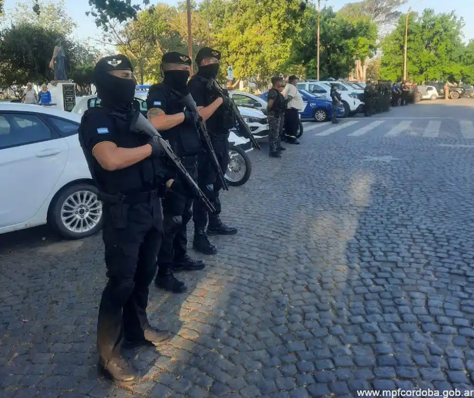 ¿Delivery de pedidos especiales?: fue detenido con drogas en su moto