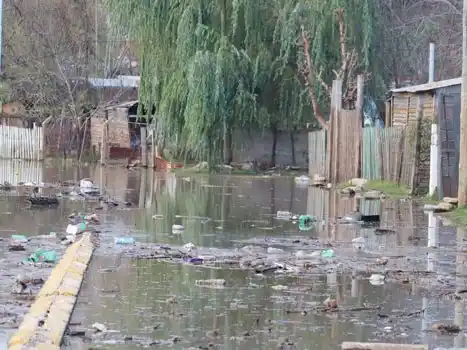 El COE informó evacuaciones y pidió extremar precauciones