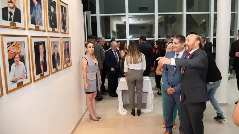 La decisión de no pactar con la adversidad y de
preservar la unidad para defender lo realizado