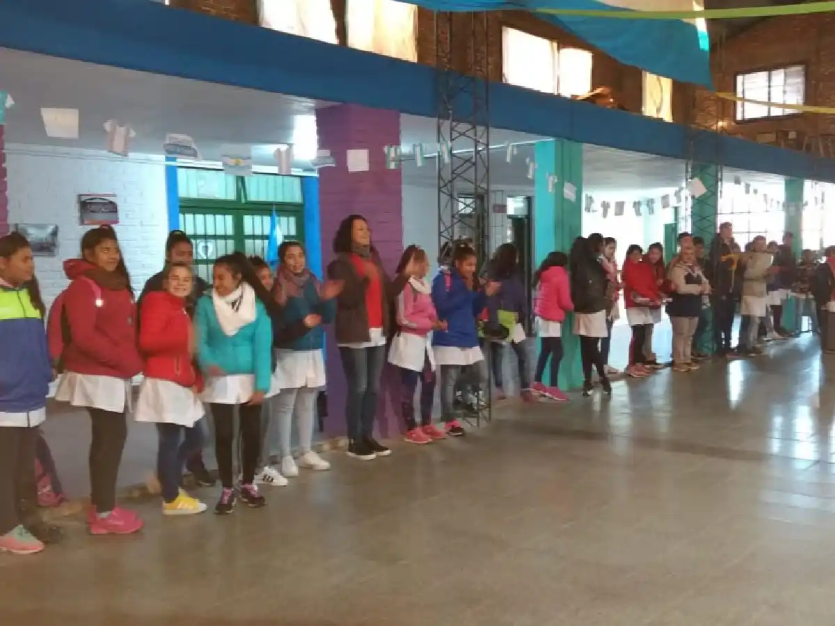 Frontera: la  radio escolar de la 1199 se hace oír   