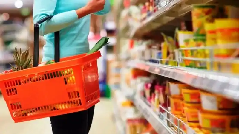 Creció el consumo en supermercados y mayoristas en mayo, pero siguió debajo del mismo mes de 2025