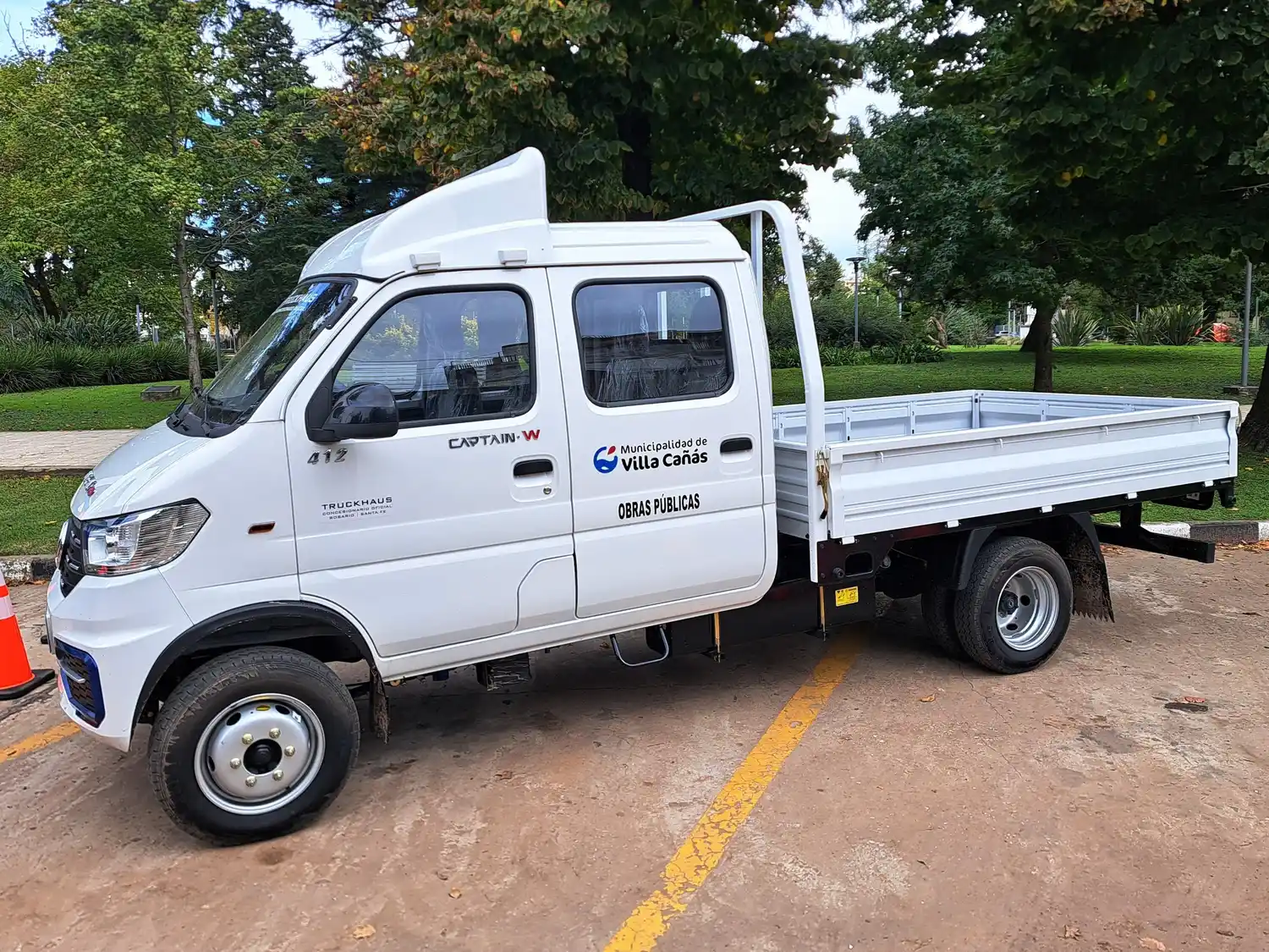 La nueva unidad fue exhibida en la plaza.