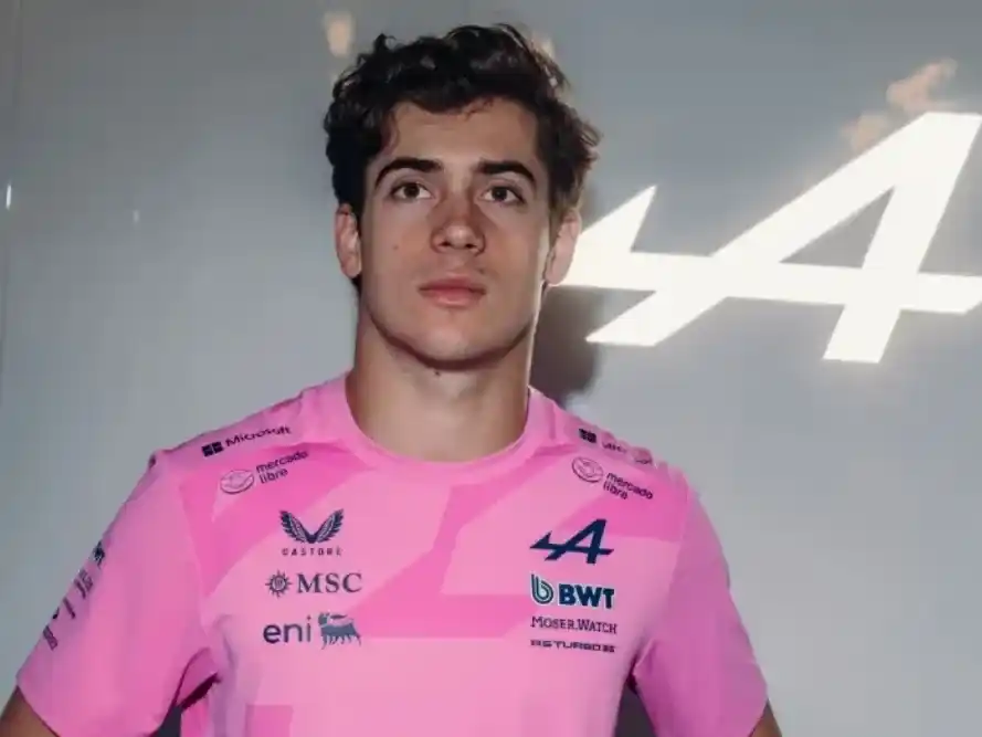 Franco Colapinto listo para correr en el Marian Bay de Singapur.