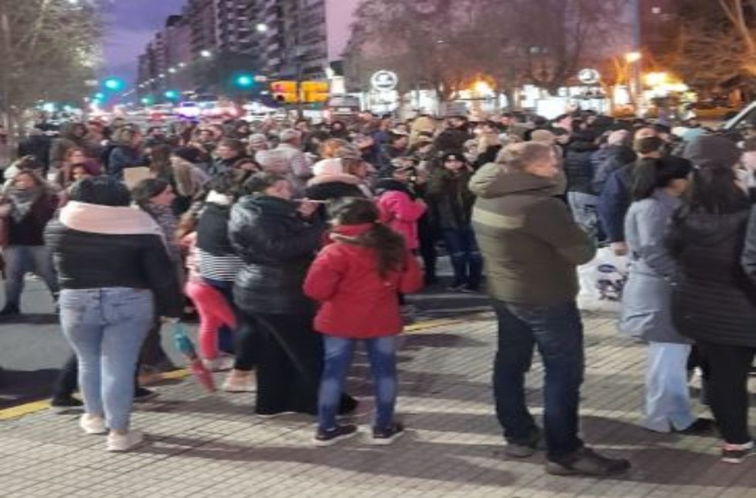 Recortes a la discapacidad: se realizó una nueva manifestación en el Monumento a San Martín