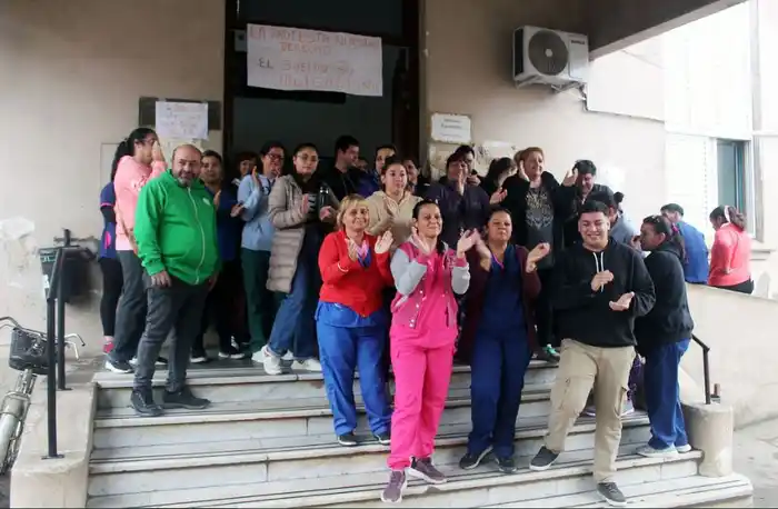 Acuerdo transitorio entre arancelados y el directorio del Hospital “San Antonio”