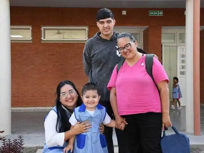 Insfrán llegó a las 1555 obras educativas de su gestión