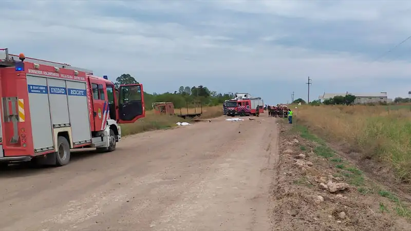 Siniestro mortal: dos motociclistas murieron tras chocar con un camión