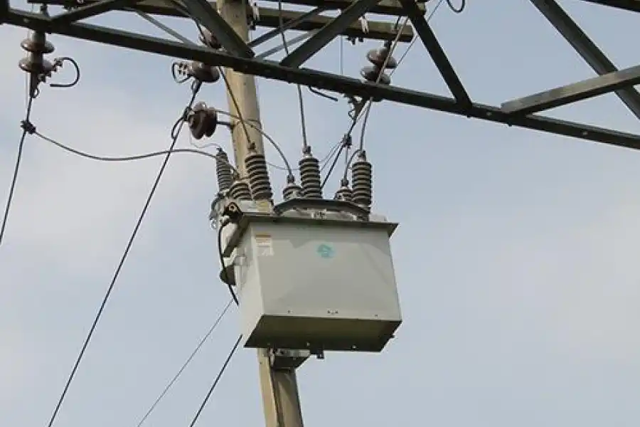 Robaron un reconectador trifásico valuado en 18 millones de pesos a una cooperativa eléctrica de la región