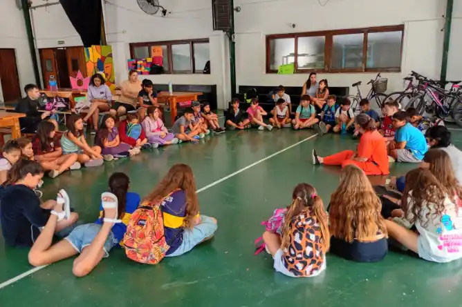 Cerca de 500 chicos y chicas disfrutan de espacios cuidados en la Escuela Abierta en Verano