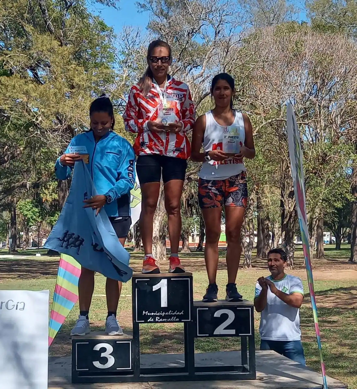 Atletismo: Leandro Neira y Micaela Acevedo campeones en Ramallo