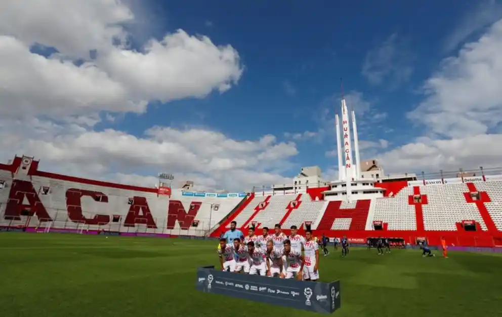Tras el derrumbe en Parque Patricios, Huracán recibirá a River en su cancha con aforo reducido
