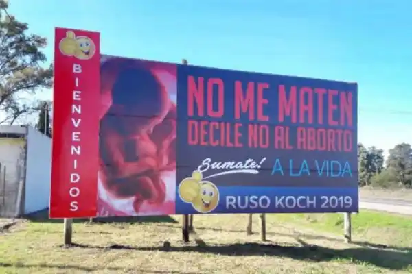 Entrerriano hace campaña electoral con un cartel contra el aborto