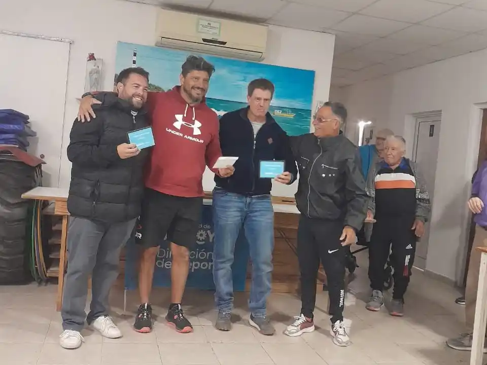 Torneo de tejo nocturno