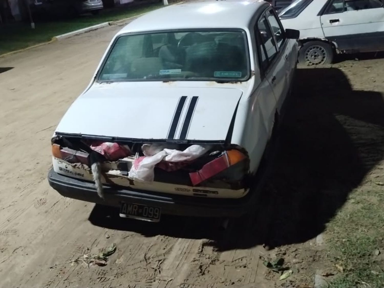 Provincia de Santa Fe: transportaban ocho terneros vivos en un Peugeot 504