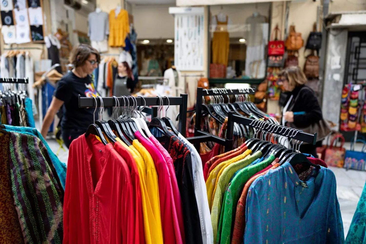 El consumo de ropa importada ya es mayor que la nacional