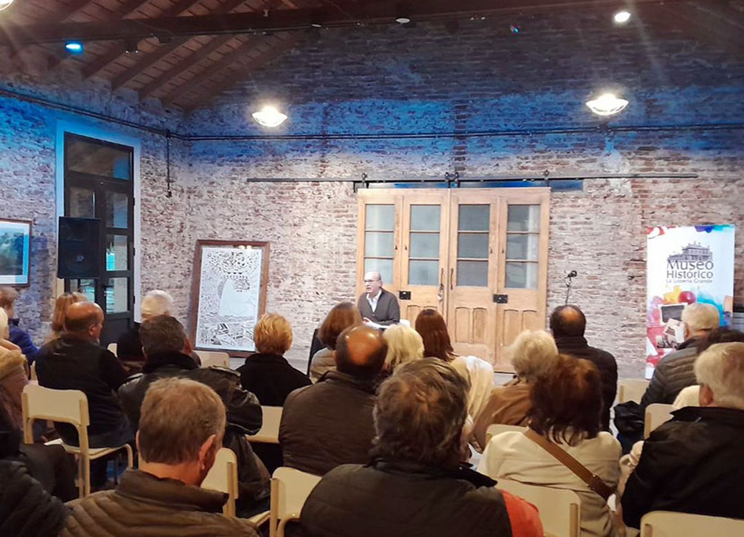 Interés en la conferencia sobre la historia de la familia Pradere