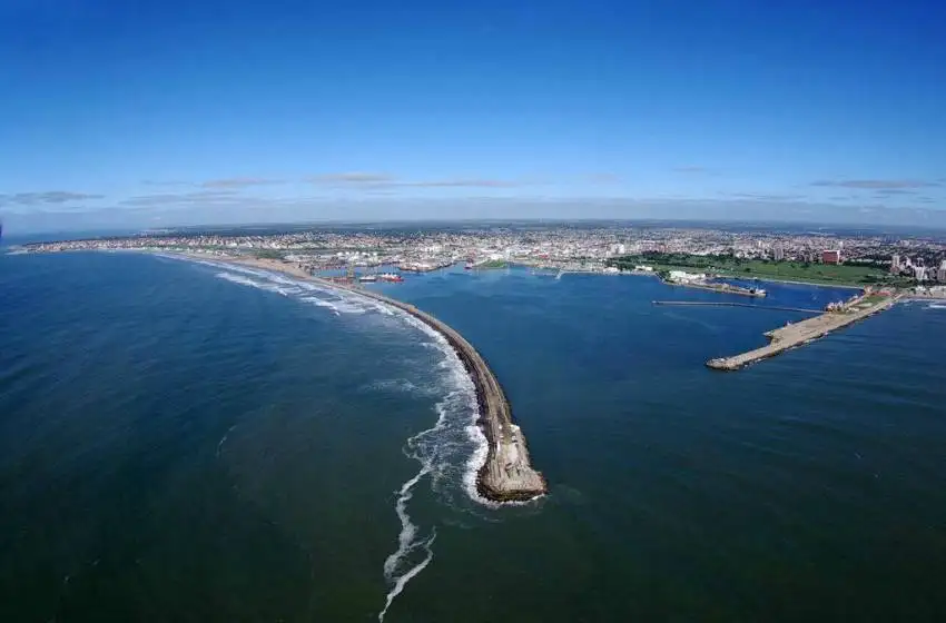 Una empresa danesa presentó una oferta para el dragado del puerto