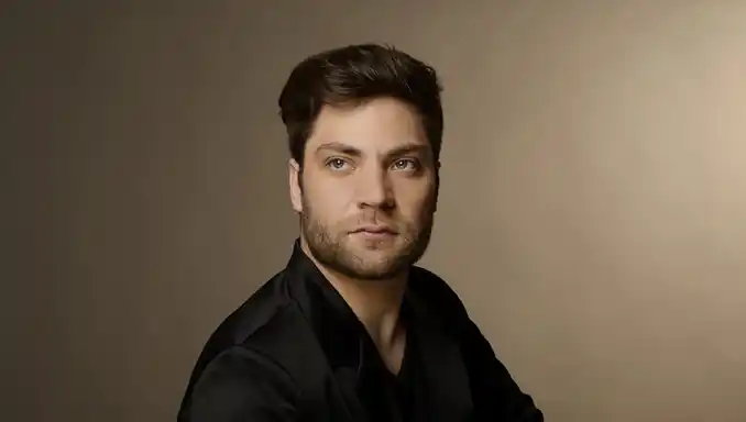 Cristian Majolo presenta su nuevo videoclip "Eterno Romeo"