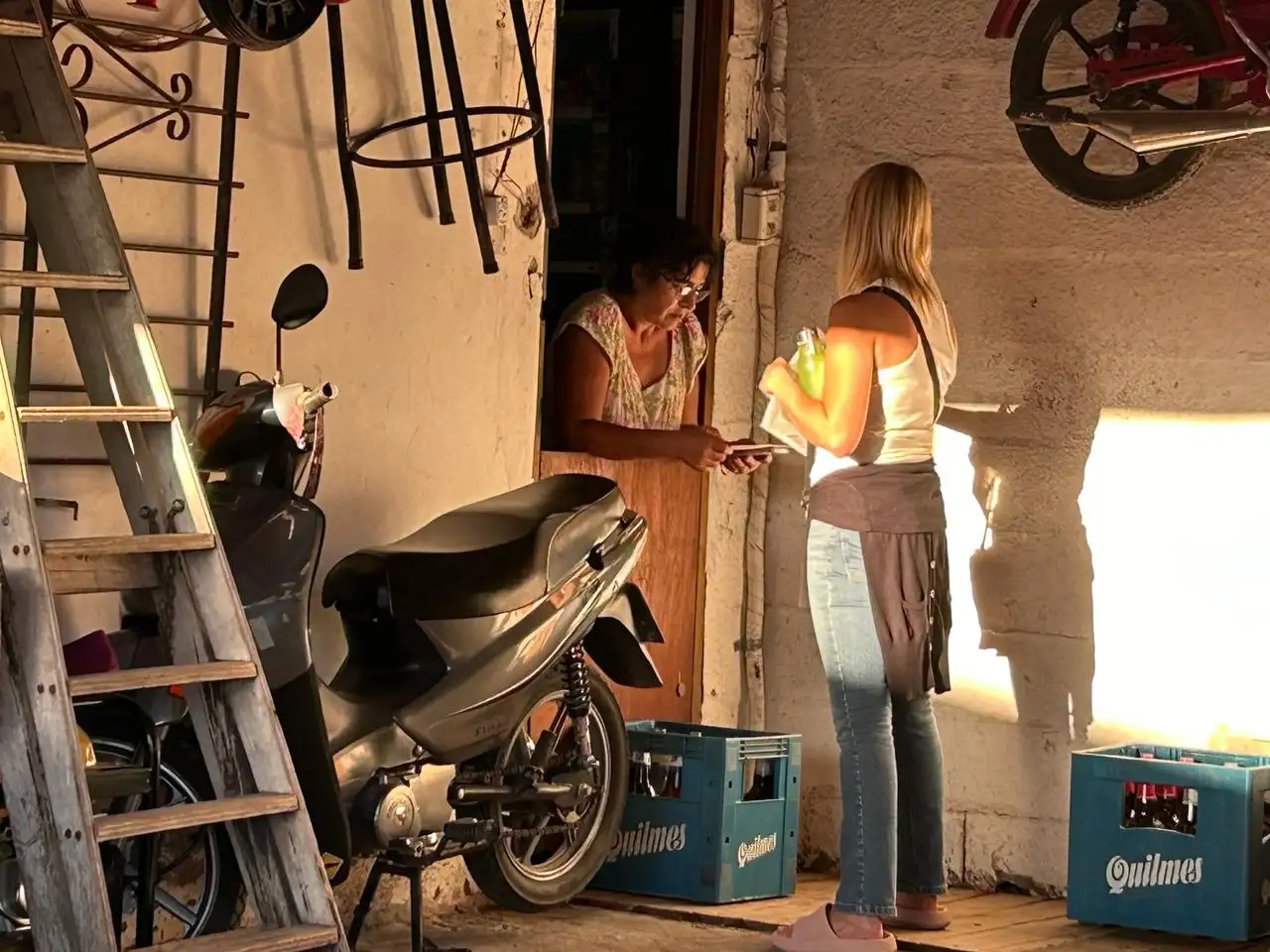 Voluntarios de coaching brindan apoyo a familias afectadas por el temporal