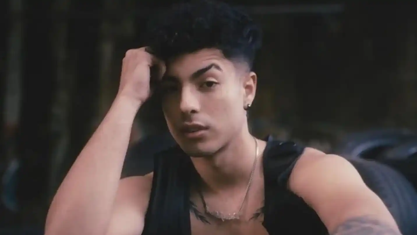 Un influencer le miente a sus parejas para tener sexo sin preservativo