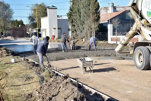 Comenzó la pavimentación de la calle Vinuesa