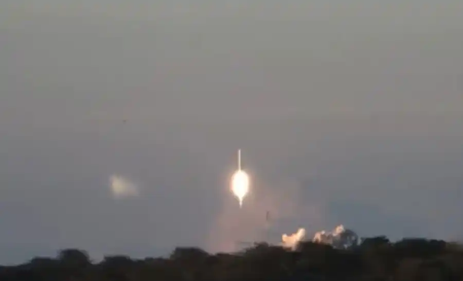 Video: Lanzaron un cohete en Punta Indio pero explotó a segundos del despegue