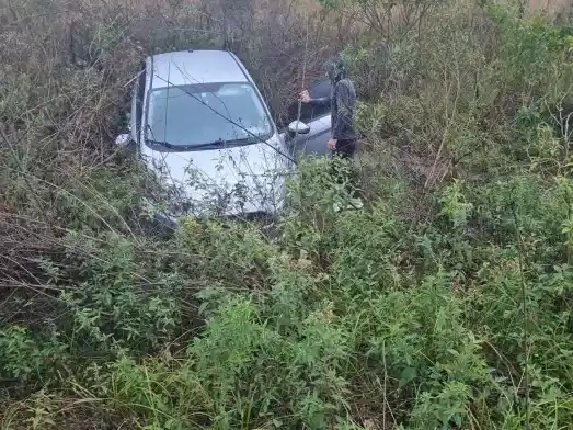 Atletas sufrieron un violento despiste en la ruta y se salvaron de milagro