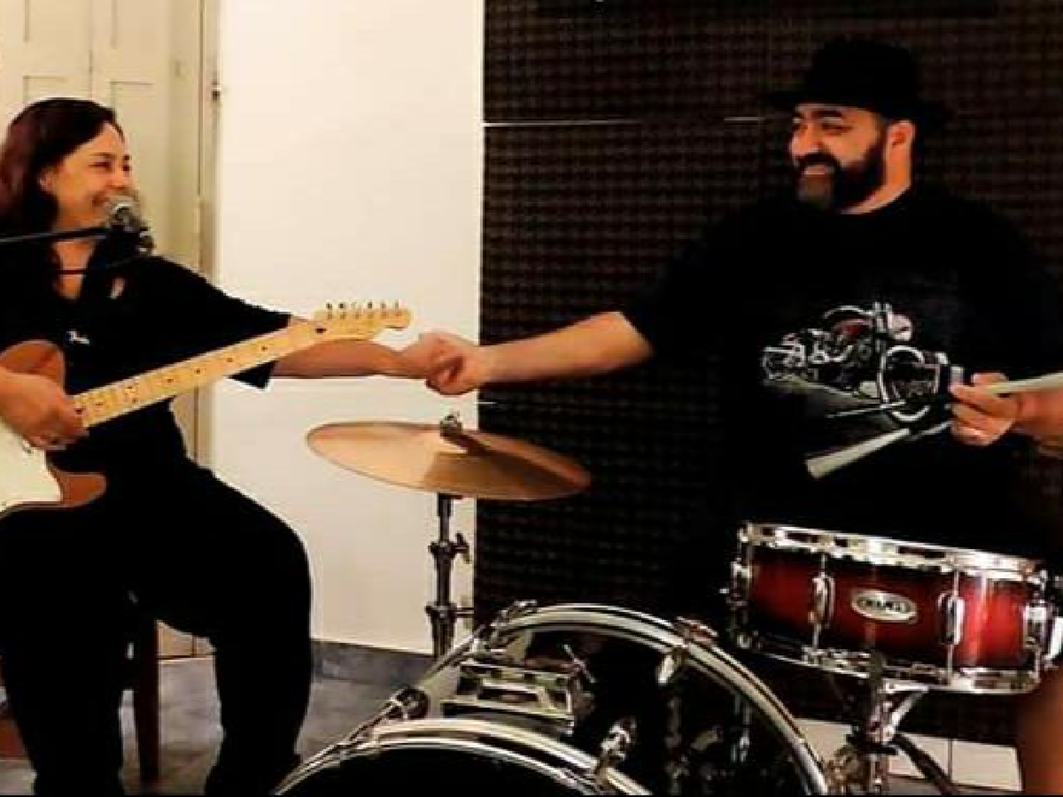 Alejandra y Beto: donde el sentimiento fluye como la música