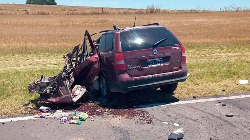 Fatal accidente de tránsito en Ruta 12: un auto chocó contra un camión