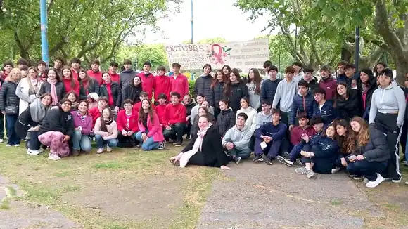 Jornada de concientización sobre el cáncer de mama en la Plaza Dardo Rocha