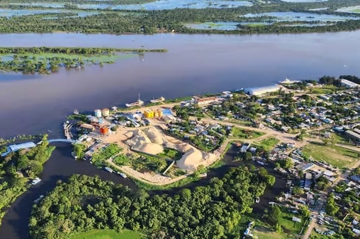 El río alcanzó los 5,30 metros con pronóstico de creciente. Foto: Gentileza Gabriel Marcón