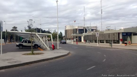 Cierre del aeropuerto de San Juan: habrá colectivos hacia el de Mendoza