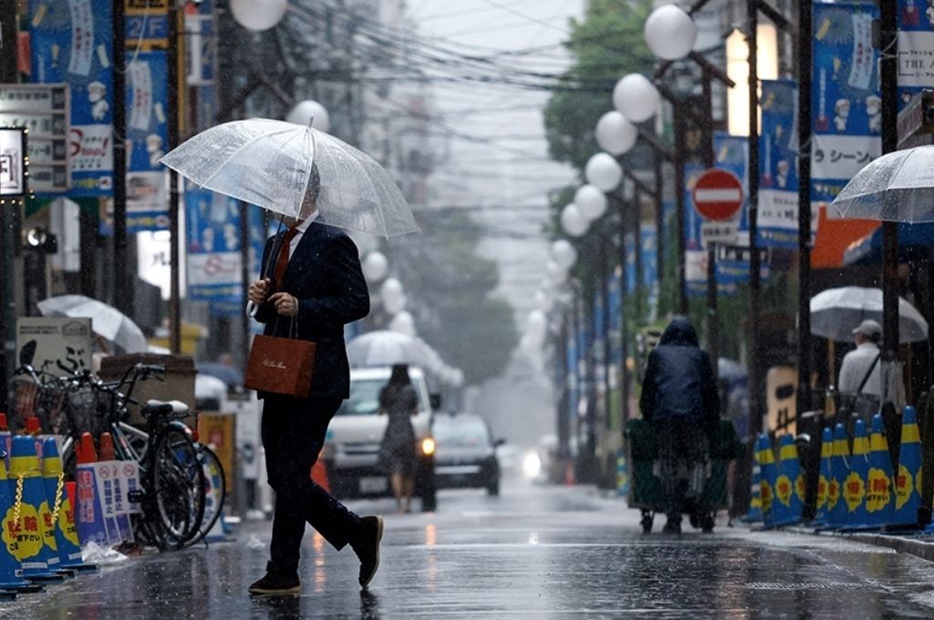 Japón: bares y restaurantes deberán cerrar a las ocho