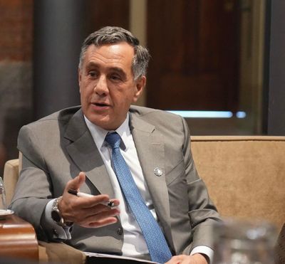 La receta de Finocchiaro para recuperar el prestigio de los maestros