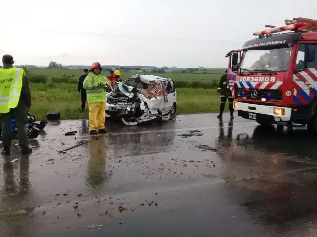 Fatal accidente: murieron tres personas luego de chocar una camioneta contra un auto