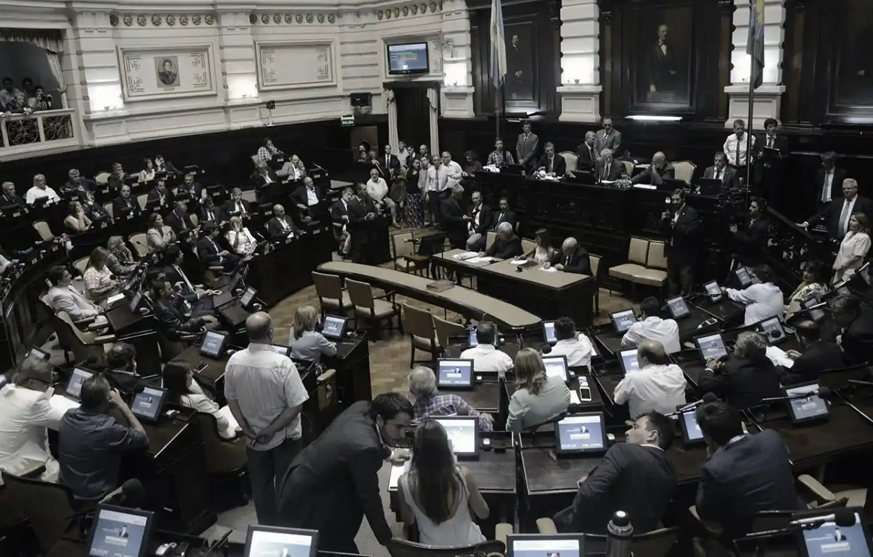 El Senado bonaerense avaló cambios en la ley de Ministerios