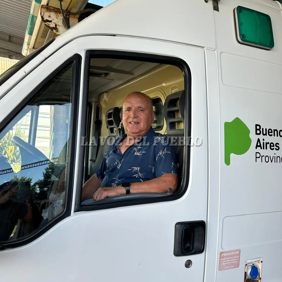 Julio César “Chespi” Ferreyra dialogó con La Voz del Pueblo en el playón de estacionamiento donde se encuentran las ambulancias. Un sector que conoce a la perfección y que llevará por siempre en su memoria
