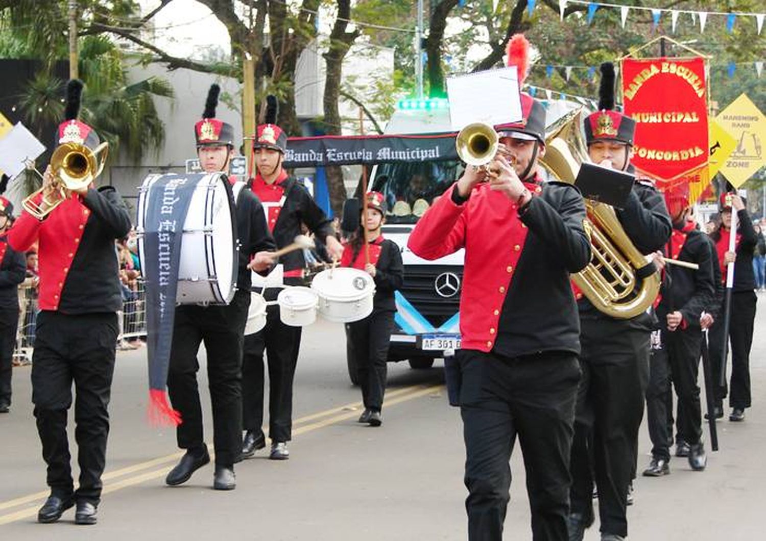 Acto conmemorativo y desfile por el Día de la Independencia en Concordia