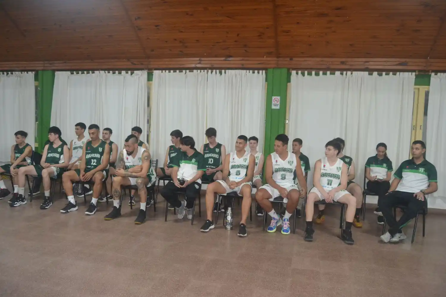 Centro Bancario realizó la presentación del plantel que jugará el Pre-Federal