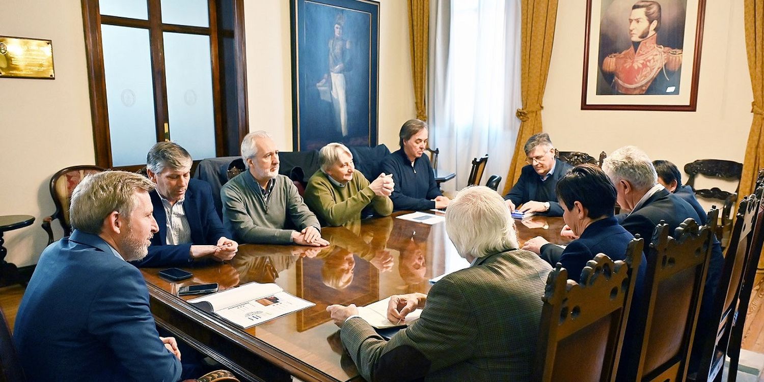 El gobernador se interiorizó sobre un proyecto que incluye a cooperativas agrícolas entrerrianas