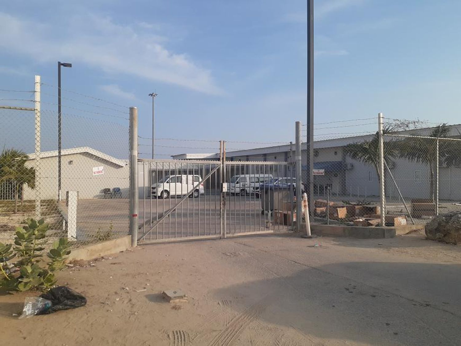 Denuncian que migrantes venezolanos están expuestos al COVID-19 en centros de detención en Aruba