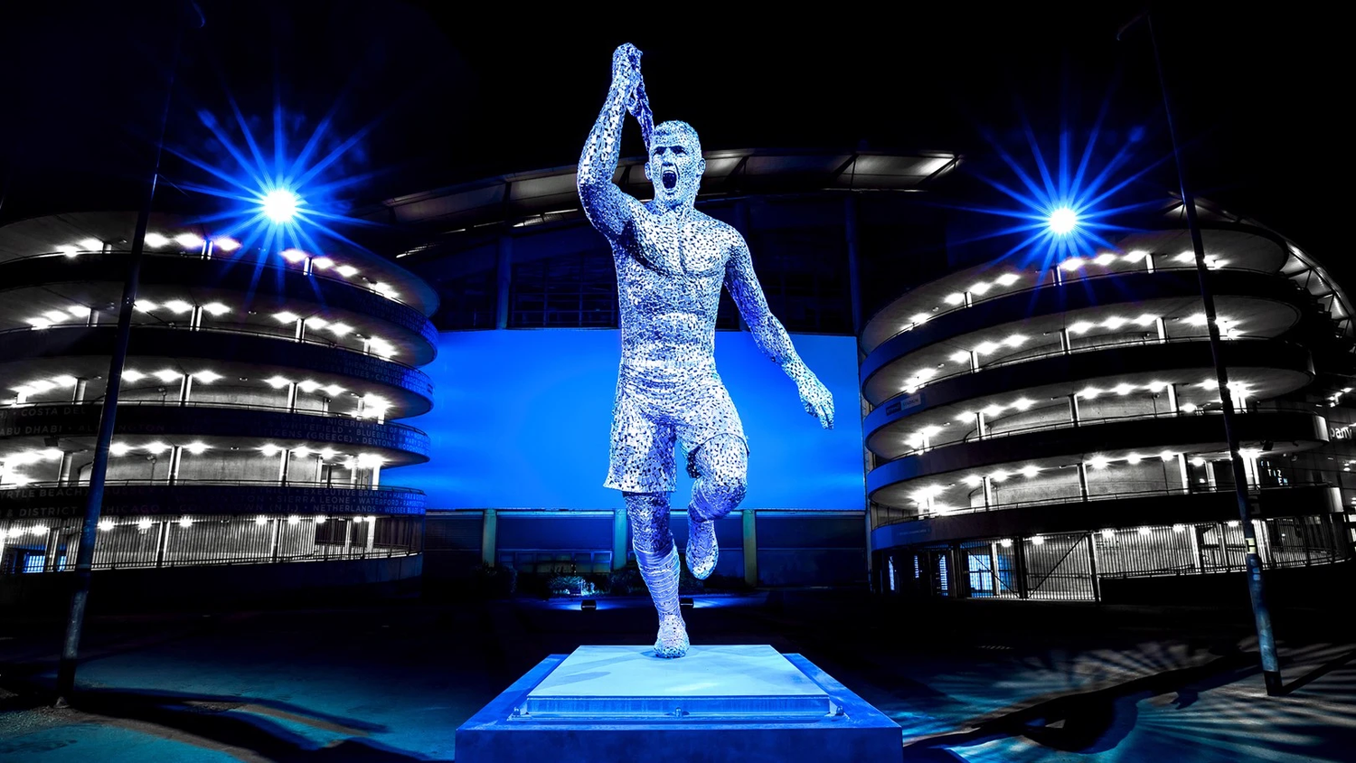 La divertida reacción de Sergio Agüero al descubrir su estatua