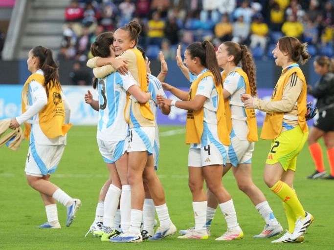 A las 21, Argentina se mide con Chile.