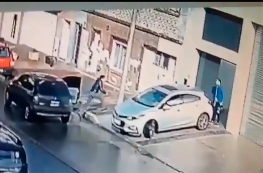Video: así cae una pareja de delincuentes que era buscada por reiterados robos y una persecución policial
