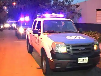 Un policía discutió con su esposa y tomó de rehén a sus hijos