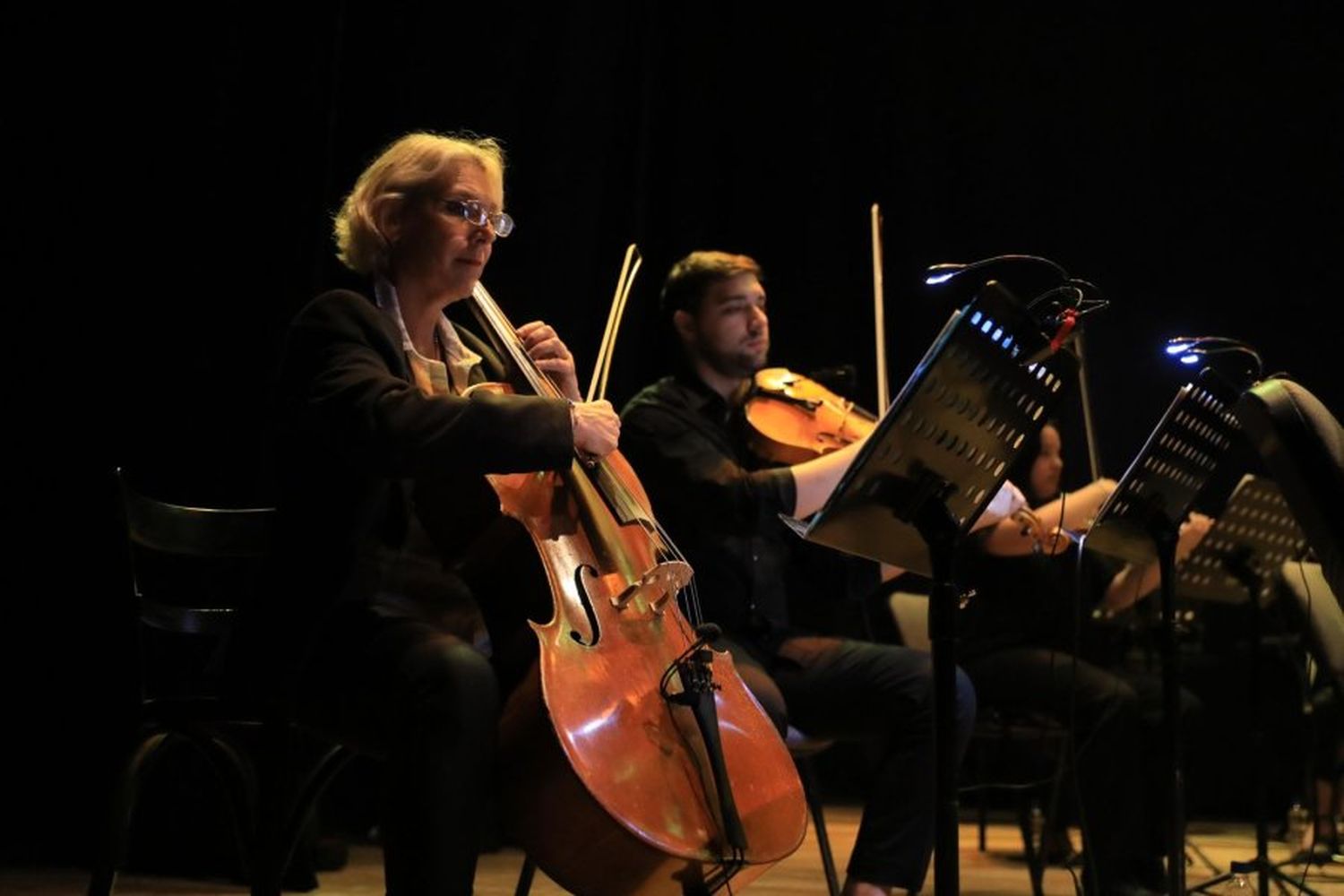 la Escuela Municipal de Música “Remo Pignoni” y la Orquesta Municipal de Tango presentaron Piazzola Sinfónico.