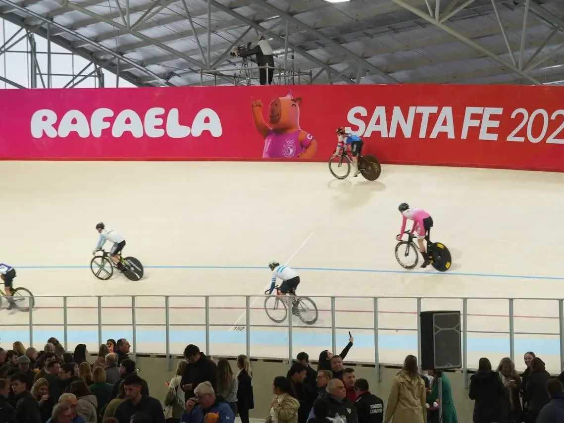Pullaro inauguró el Invencible Velódromo de Rafaela, que será usado en los Juegos Suramericanos