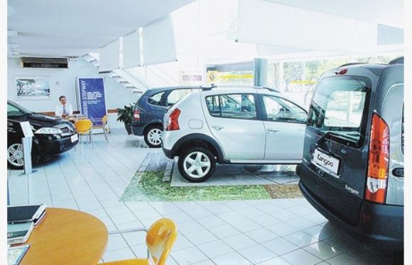 El Gobierno pide a automotrices que bajen los precios