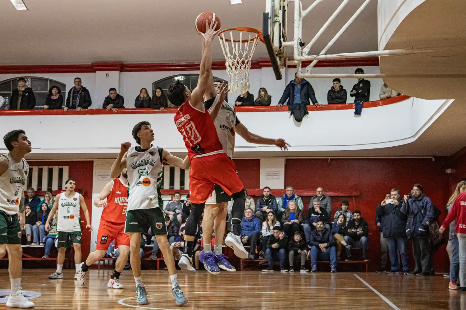 Provincial de básquet: Alumni y Huracán juegan de visitantes